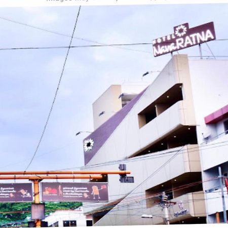 Navaratna Delight Kojambuttúr Kültér fotó