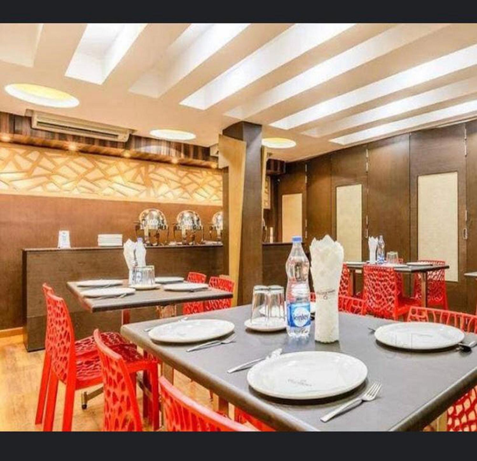 Navaratna Delight Kojambuttúr Kültér fotó
